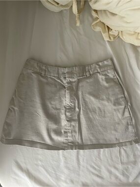 GAP Stretch Mini Skirt in Light Cream